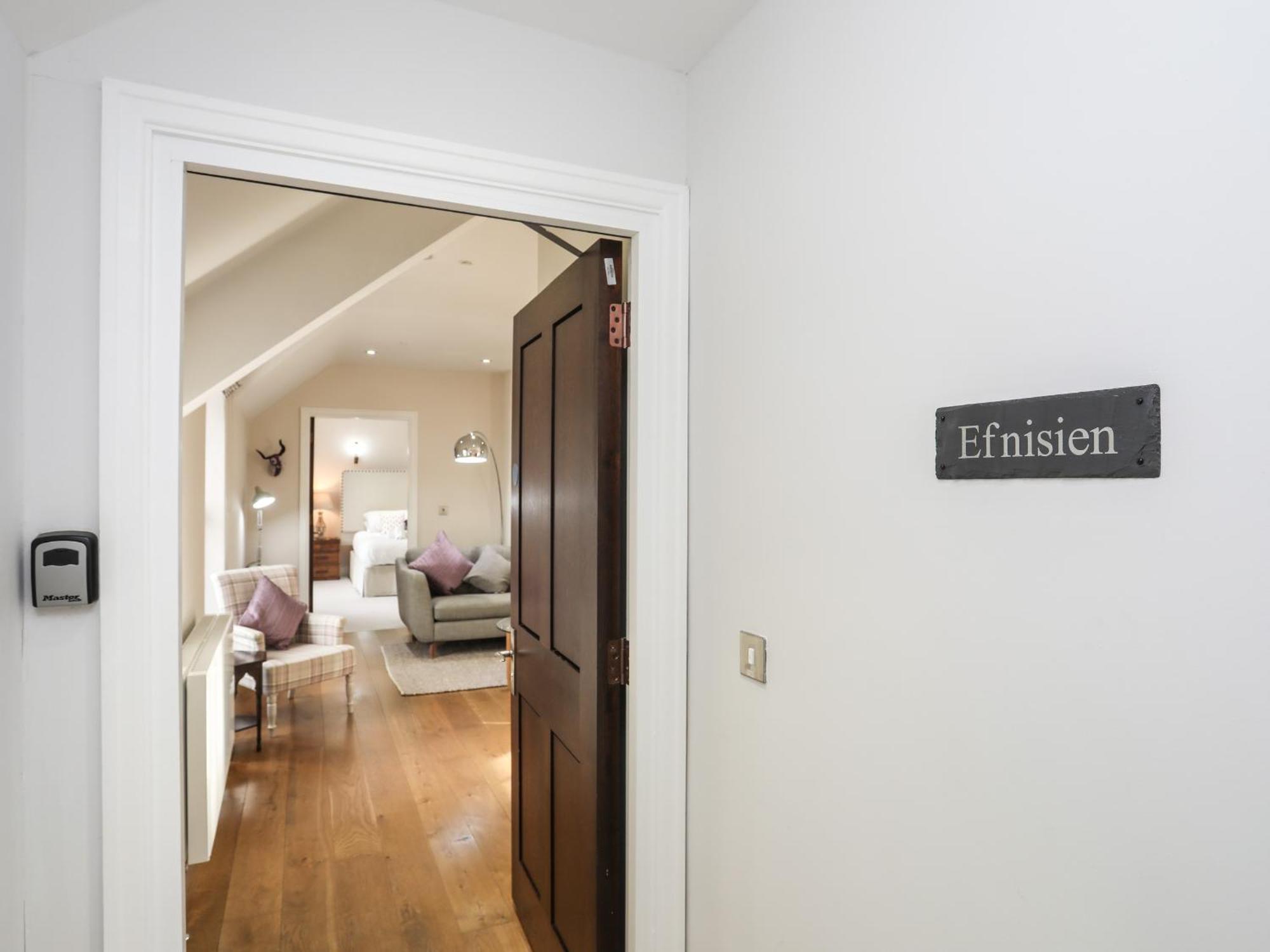 Harlech Apartments - Efnisien エクステリア 写真